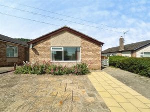 Lon Derw, Abergele