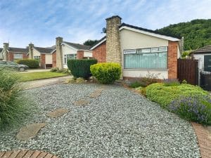 Lon Derw, Abergele