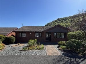 Lon Llewelyn, Abergele, LL22